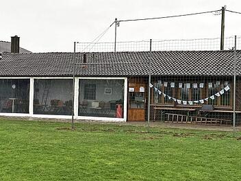 Im Sportheim des MSC Ottendorf soll ein Lagerraum zur behindertengerechten Toilette umgebaut werden. Der Gemeinderat Gädheim bewilligte hierfür einen Zuschuss von zehn Prozent auf die Baukosten in Höhe von 15 000 Euro.