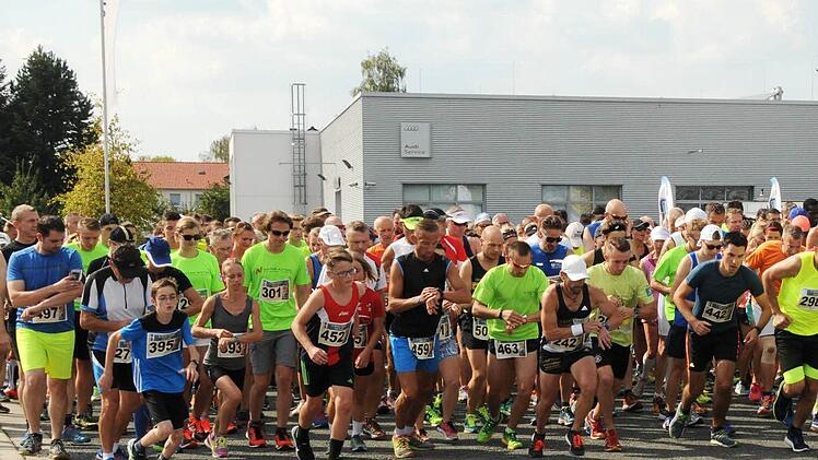 Startzum 9. Motor-Nützel-Lauf. Foto: Michael Kraus