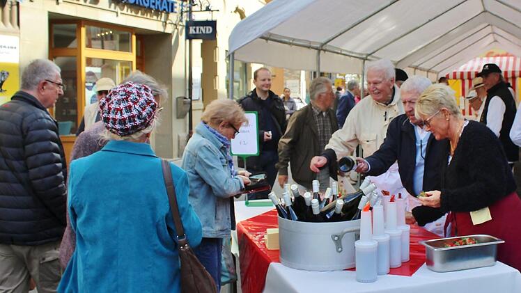 Fruchtig: Erdbeer-Limes zum Frühschoppen. Foto: Werner Vogel