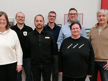 Keine Veränderungen gab es im Vorstand des   Musikvereins Riedenberg (von links): Katharina Hergenröder, Christian Hergenröder, Wilfried Helfrich, Dirigent Andereas Schumm, Florian Leimbach, Jasmin Hornung und Klaus Schumm. Foto: Evelyn Schneider