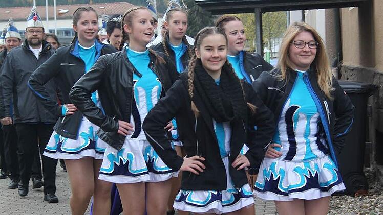 Die Förtschendorfer Gardemädchen  Foto: Veronika Schadeck