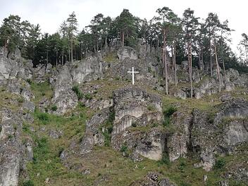 Am Altarstein hoch über Obertrubach soll eine Informationstafel angebracht werden. Der Gemeinderat Obertrubach hat weitere Maßnahmen für das Naturparkprogramm beantragt. Foto: infranken.de/rm