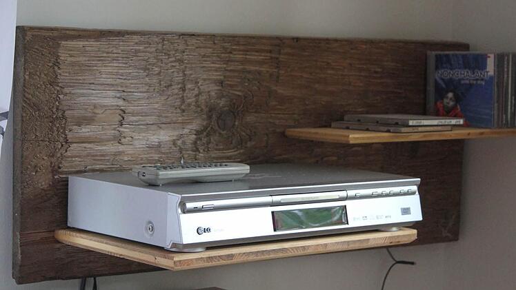 Die etwas andere CD-Player-Board-Variante - rustikal und witzig. Foto: Sonja Adam