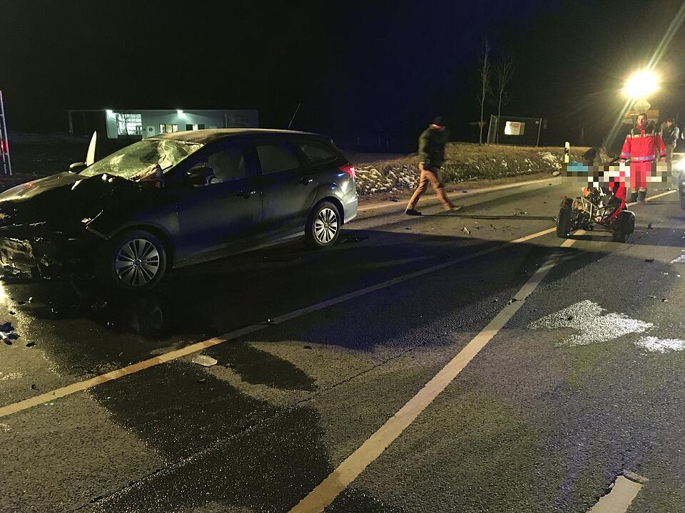 Quadfahrer und Sozia bei Frontalcrash getötet
