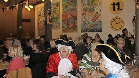 Die Wände des Rathauses schmückten Motiv-Plakate aus früheren Kulturrings-Jahrgängen.