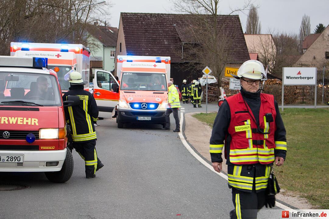 Landkreis Fürth: Regionalbahn erfasst Auto - vier Verletzte