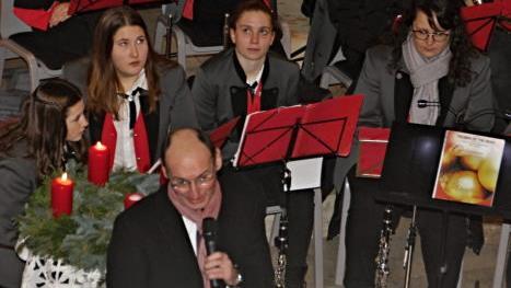 Pfarrer Martin Popp-Posekardt sprach Worte zur Advents- und Weihnachtszeit.Helmut Will