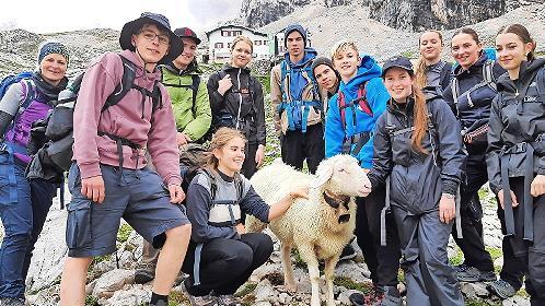 Der Leistungskurs Geographie des Gymnasiums Fränkische Schweiz ist im Hochgebirge unterwegs.