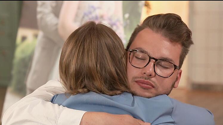 Vers&ouml;hnung in Freundschaft: Am Ende waren die Wogen zwischen Julia und Julian wieder einigerma&szlig;en gegl&auml;ttet.