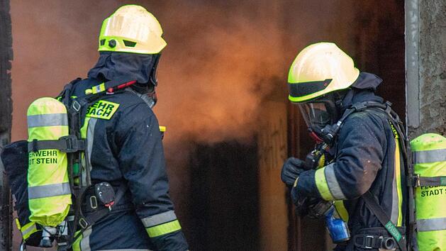 Am Freitagmorgen brach in einem Mehrfamilienhaus in Roßtal (Kreis Fürth) ein Feuer aus.. Symbolbild: Schmelzer/News5