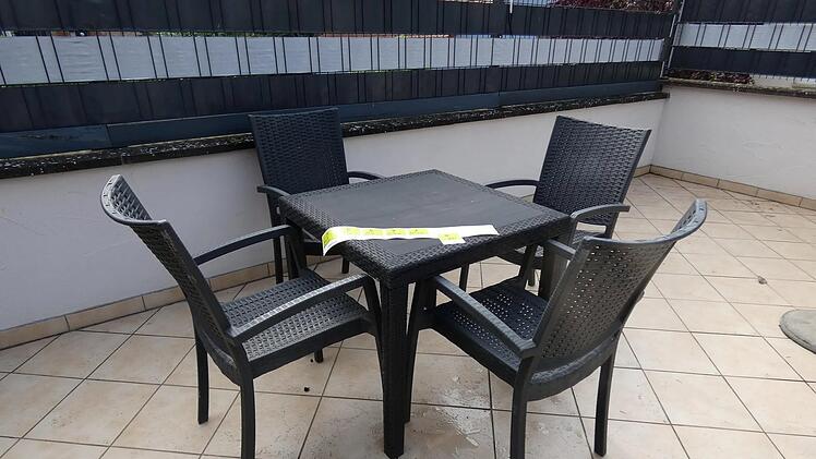 Ellingen: Caf&eacute; am Rathaus versteigert Inventar nach Schlie&szlig;ung