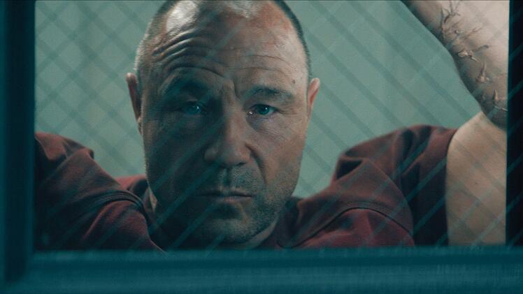 Das ist der b&ouml;sartigste Serienkiller seit Hannibal Lecter: Jurek Walter (Stephen Graham) macht es sich in den k&ouml;pfen seiner Opfer gem&uuml;tlich.