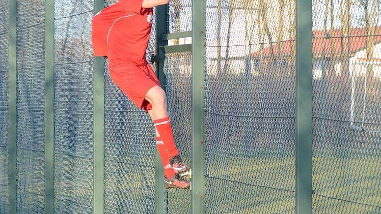 Selbst ist der Mann: Johannes Friedl von der U-19 der JFG Wern-Lauertal. Foto: ssp