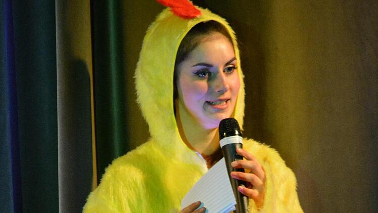 Moderator Mario Hümpfer und seine Comoderatorin Jasmin Dusemond zeigten sich in den unterschiedlichsten Kostümen. Björn Hein