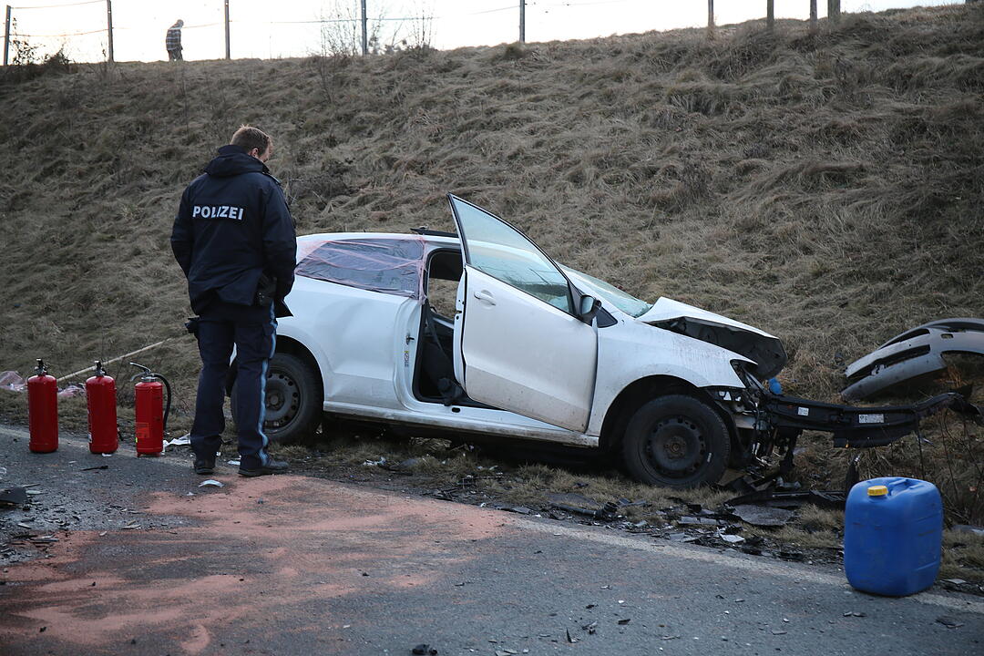 Frau stirbt nach Frontalcrash im Landkreis Bayreuth