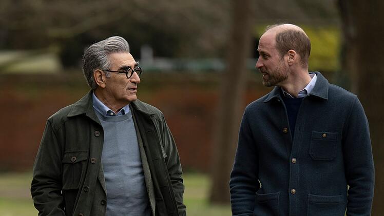 Im Rahmen seiner Apple-Serie besuchte Eugene Levy (links) Prinz William auf Schloss Windsor.
