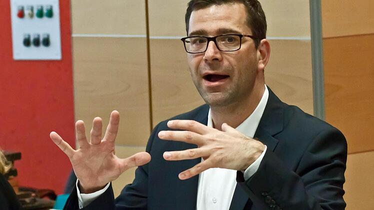 Intendant und Regisseur: Bodo Busse erläutert