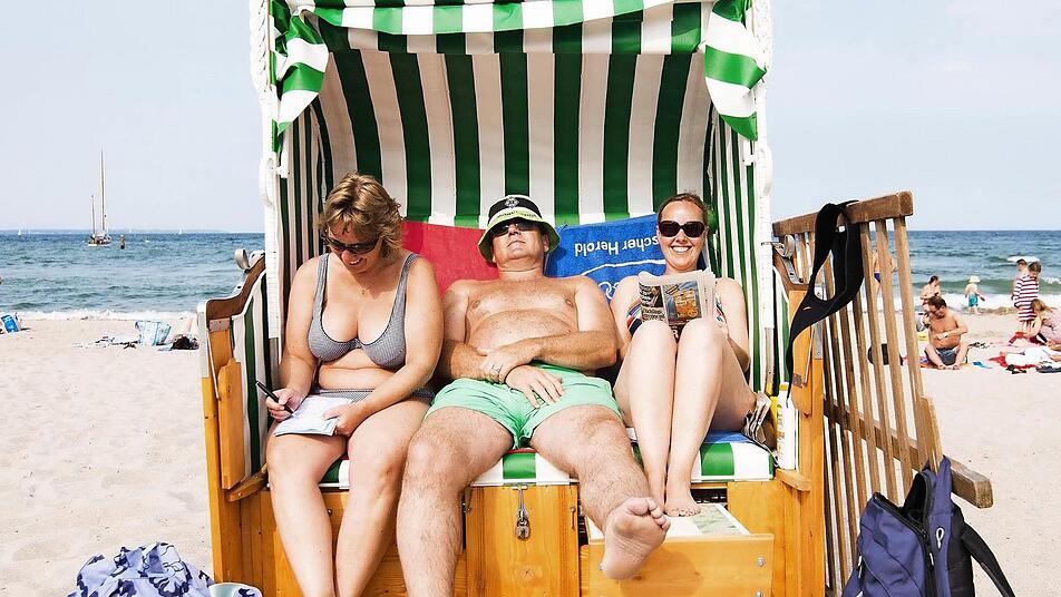 XXL-Strandkörbe werden immer beliebter.  Foto: Daniel Bockwoldt, dpa