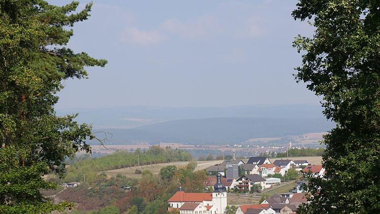 Entlang der Extratour Strahlungen - Blick auf Strahlungen.Heike Beudert