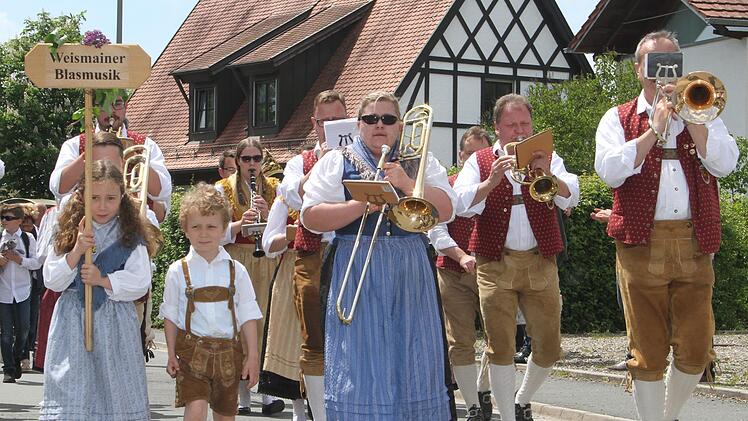 Die Weismainer Blasmusik gab sich z&uuml;nftig.Sonny Adam