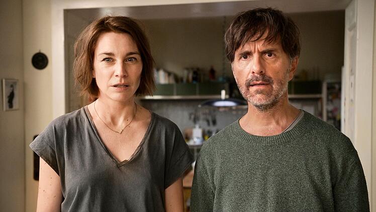Emilia (Christiane Paul) vermisst die intime Zweisamkeit mit Paul (Christoph Maria Herbst) - und sucht sich diese bei einem anderen Mann.