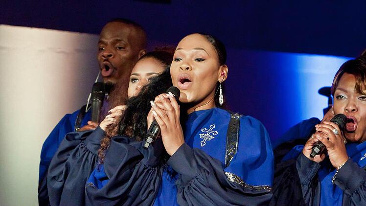 Gefeiertes Gastspiel: "The Best of Black Gospel" in der Heilig-Kreuz-Kirche Coburg.Foto: Jochen Berger