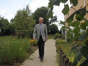 Jürgen Jäger hat einen langen Weg an der Pater-Lunkenbein-Schule Ebensfeld hinter sich. Jetzt, da er in den Ruhestand geht, liegt ein neuer Abschnitt vor ihm - den wird er jedoch so oft es geht mit dem Fahrrad zurücklegen. Fotos: Anja Greiner
