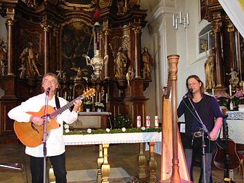 Jonathan Böttcher  (l.) und Andy Lang beim ersten gemeinsamen Konzert Foto: Petra Malbrich