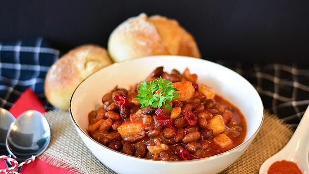 Die Mitternachtssuppe ist der perfekte Snack f&uuml;r Silvester.