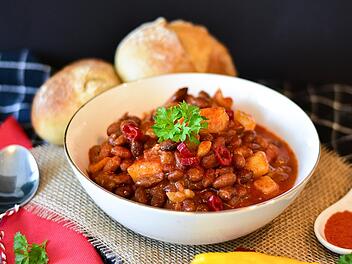 Die Mitternachtssuppe ist der perfekte Snack f&uuml;r Silvester.