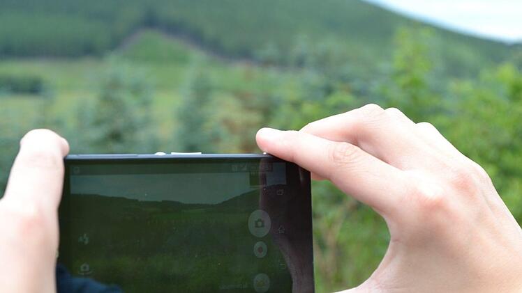 Im Geisbergbad Veithsh&ouml;chheim hat ein Mann &uuml;ber Wochen hinweg heimlich Frauen gefilmt und fotografiert. Symbolbild: pixabay.com/ allinonemovie