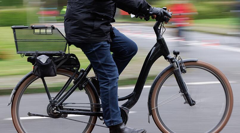 Kreis Kronach: Senior (69) st&uuml;rzt von E-Bike - schwere Kopfverletzungen