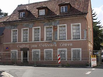 Das Gasthaus zum Goldenen Löwen in Kitzingen verfällt. Fotos: Diana Fuchs