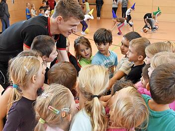 Durch die Bamberger Ballschule sollen Grundsch&uuml;ler f&uuml;r Basketball begeistert werden. Foto: Brose Bamberg