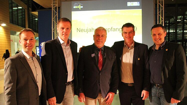 Vier Handball-Experten und ein Oberbürgermeister (von links): HSC-Trainer Jan Gorr, der ehemalige Nationaltrainer Martin Heuberger, OB Norbert Tessmer, HSC-Geschäftsführer Michael Häfner und HSC-Vorstandssprecher Stefan Apfel.Oliver Schmidt