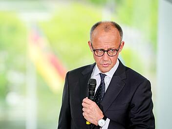 Merz will den 8-Stunden-Tag abschaffen - das halten die Deutschen von seinem Plan