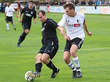 Die Steinbacher um Lars Tully (rechts) und die Sander um Tobias G&ouml;tz bekommen es an diesem Wochenende mit Spitzenmannschaften zu tun.  Foto: Ralf Naumann