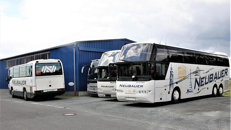 Seine Reisebusse stehen still. Edwin Neubauer von Neubauer Busreisen ist überzeugt, dass es noch Monate dauern wird, bis sich die Situation im Busreiseverkehr wieder normalisiert. Veronika Schadeck