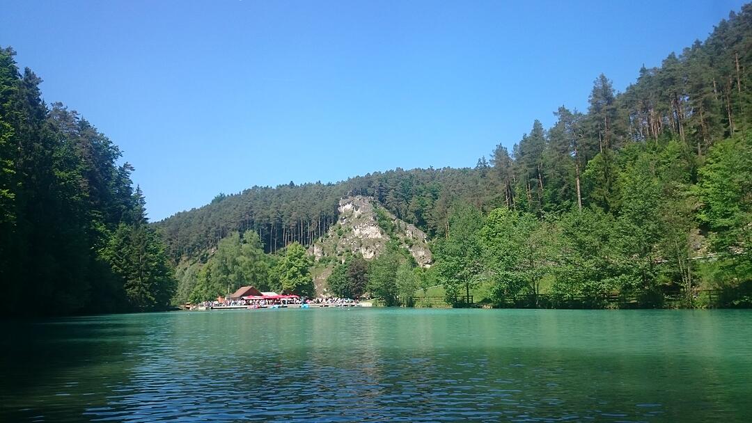In der idyllischen Fränkischen Schweiz lässt sich nicht nur die Natur entdecken, sondern auch ausgiebig entspannen. Foto: LeonDzwoni/infrankenpix
