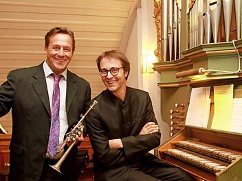 Als wahre Meister auf ihren Instrumenten zeigten sich bei ihrem Konzert in Gleisenau Trompeter Markus Mester und Principal-Organist Christian Schmitt, beide von den Bamberger Symphonikern.  Foto: Günther Geiling