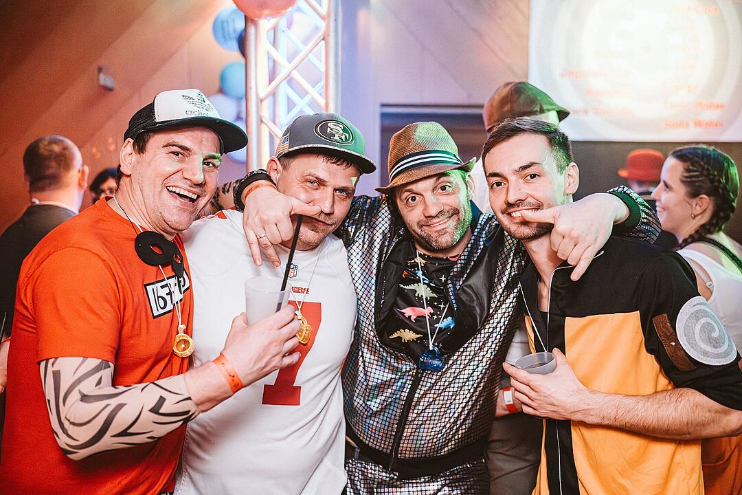 DJ Franky und DJ Matze lie&szlig;en die Halle beben!