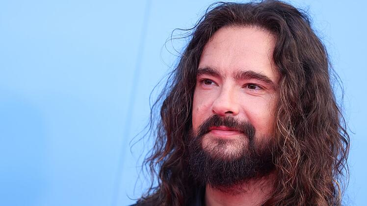 Tom Kaulitz hat im Podcast "Kaulitz Hills - Senf aus Hollywood" &uuml;ber seinen Einsatz als Fan-Experte bei der Fu&szlig;ball-WM 2026 gesprochen.