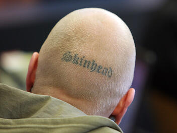 Schweinfurt: Mann hört verbotene Lieder von Nazi-Band Schweinfurt: Mann hört verbotene Lieder von Nazi-Band