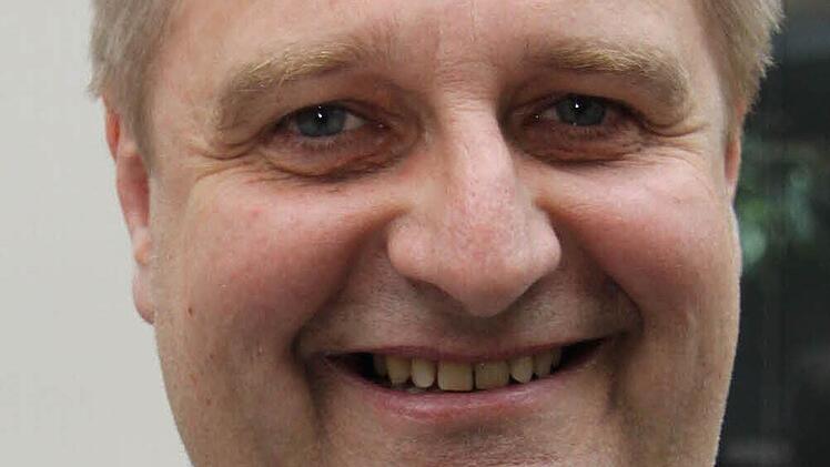Klaus Bodenschlägel, Leiter des Zentralbereichs der Sparkasse Kulmbach-Kronach, koordiniert das Bauprojekt.