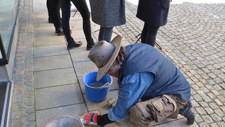 Verlegung der Bad Brückenauer Stolpersteine.Johannes Schlereth