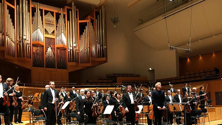 Umjubeltes Bamberg-Debüt: Martin Fröst beeindruckte als Klarinettist und als Dirigent.Foto:Jochen Berger