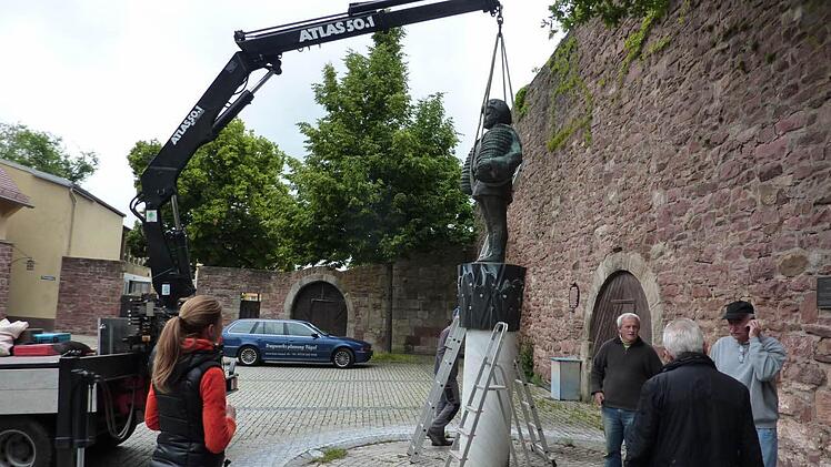 Das Peter-Heil-Denkmal wurde demontiert. Foto: Stadt Bad Kissingen