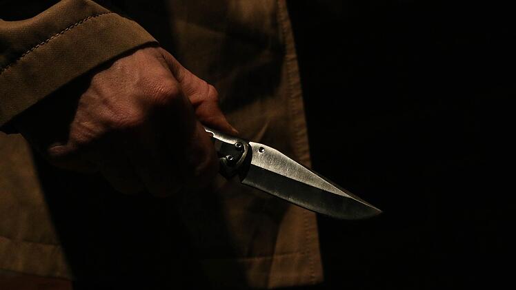 Ein Paar hat sich in Nürnberg gegenseitig mit Messern verletzt. Symbolfoto: Christopher Schulz