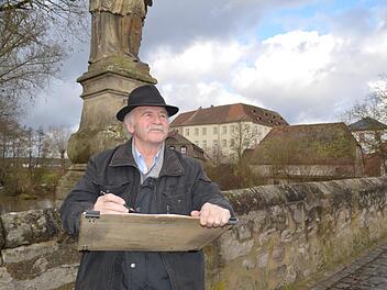 Rudolf Lumm auf der alten Aischbrücke in HöchstadtLarissa Händel