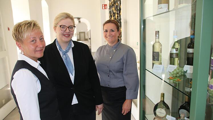 Sonja Bauer, Lisa Lulei und Kristina Franzke (von links) und ihre Teams tun alles, damit sich Gäste im Bildungszentrum Kloster Banz wohlfühlen.Matthias Einwag